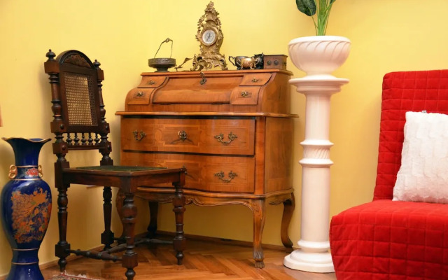 Central Holiday Apartments