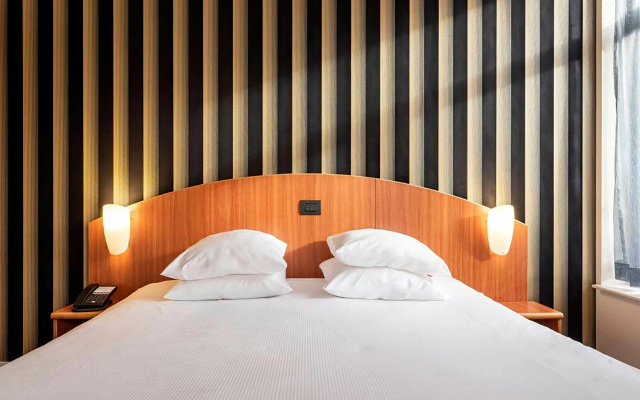 Aris Grand-Place Hotel