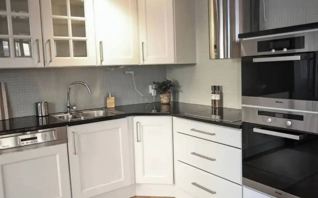 Spacious Apartment Right in the City Centre