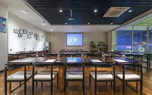 acorn hotel(Ningbo Hangzhou Bay New District Store)