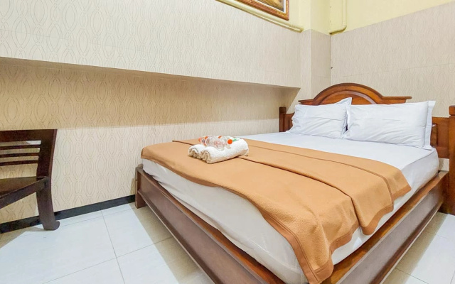 Hotel Shinta 2 near Alun Alun Kertosono