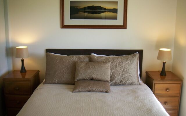 Mystery Bay Cottages