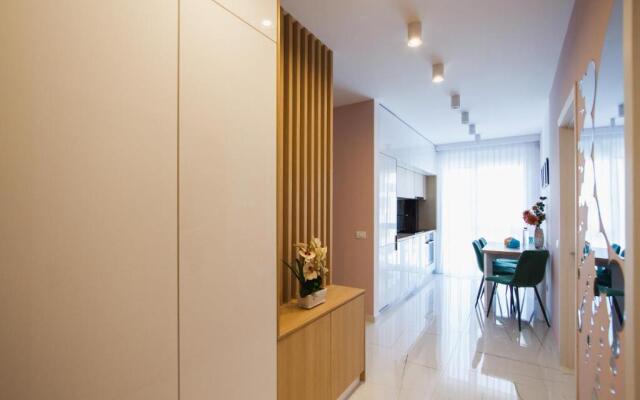 Romantic getaway at West Residence