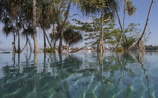 Курортный отель Anantara Kalutara Resort