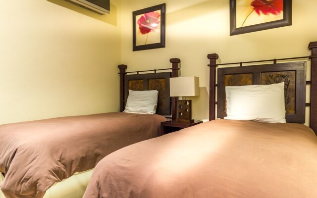 El Faro 205 Surf 2 Bedroom Condo by Redawning