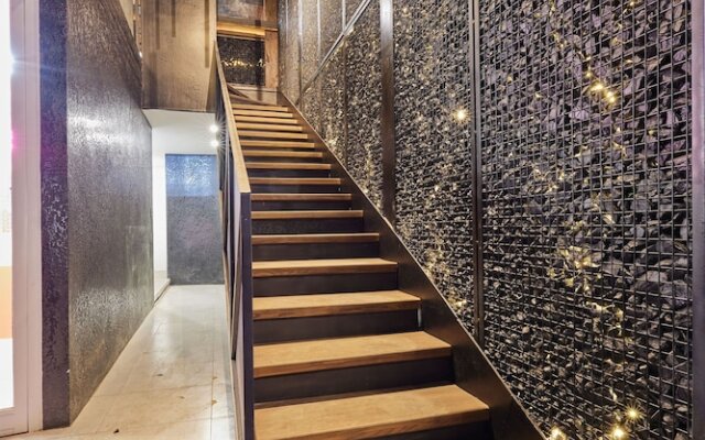 The Garden Capsule Hotel