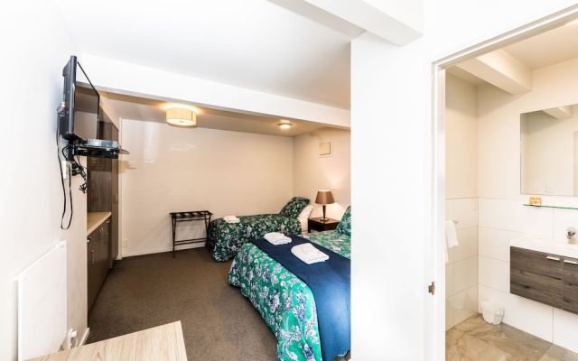 Bold Peak Lodge – Guest Rooms – Glenorchy