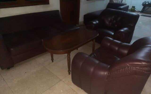 OYO Life 93160 Kost Jenny Karawang