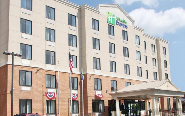 Holiday Inn Express Staten Island West