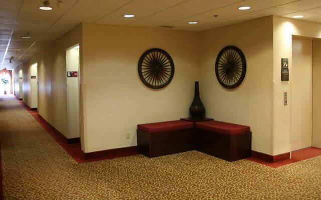 Country Inn & Suites By Radisson, Toronto Mississa