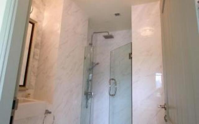 Baan Rub Lom by Jane
