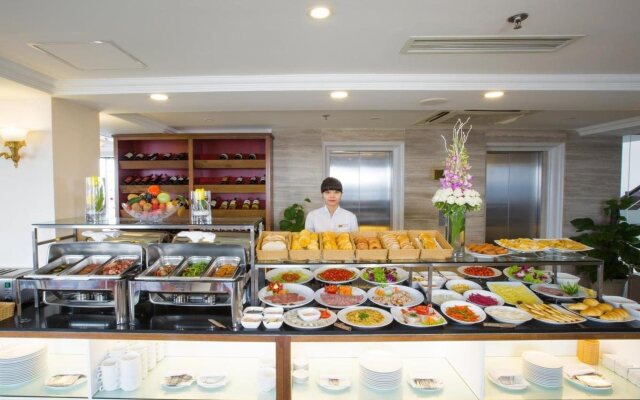 Chalcedony Grand Hotel