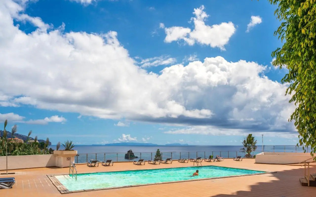 Premium Quiet Apt, Funchal Seafront | Oceanbreeze