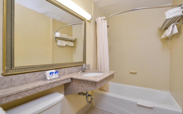 Red Carpet Inn - Newark Airport