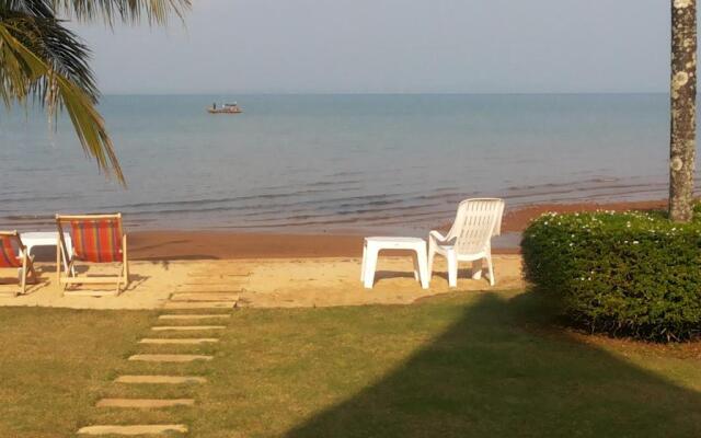 Peony Villa, 3 Bedroom Beachfront Pool Villa