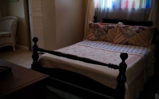 Hatfield McCoy House Inn