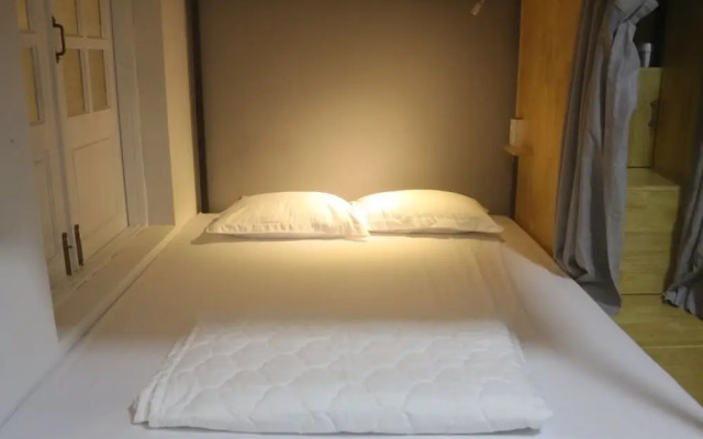 Vector Hostel