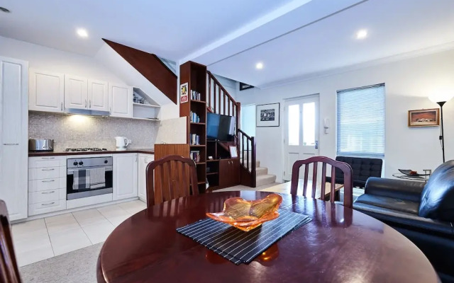 Fremantle Townhouse Unit 4