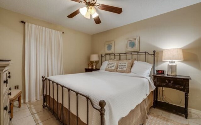 Pelican Beach 102 1 Bedroom Condo