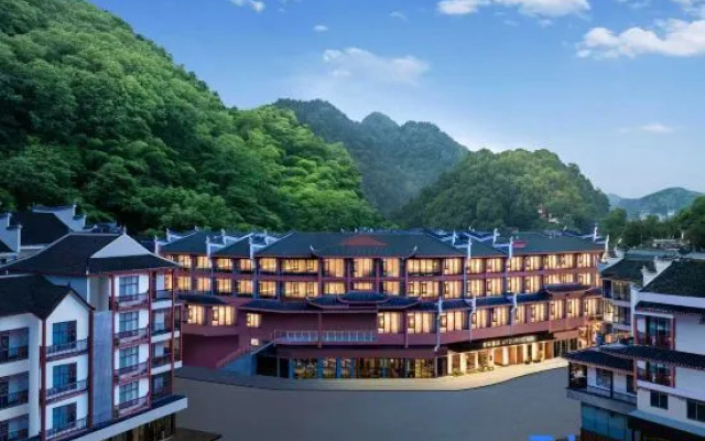 Atour Jianye Hotel (Central Location of Fenghuang Ancient Town, Night Cruise Photo Spot) – Outside – Xiangxi