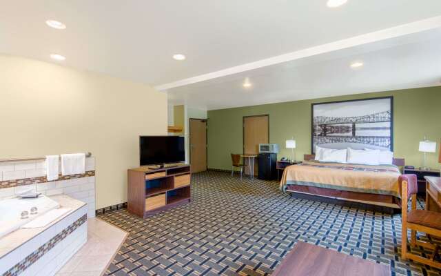 Super 8 by Wyndham Wheeling/Saint Clairsville OH Area