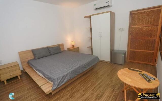 tropic hostel and restaurant