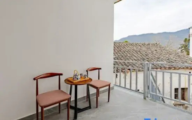 Jing Taoyuanju Homestay (Taohua Tan Scenic Area)
