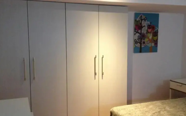 Renny Apartment