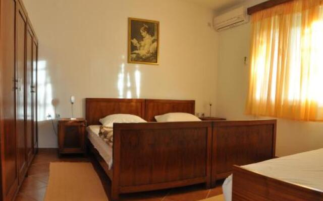 Apartments Miana
