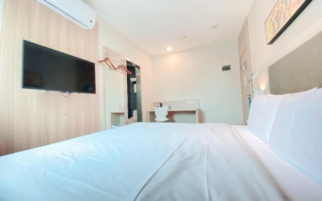 Hanting Hotel Shanghai Zhoupu Wanda Metro Station