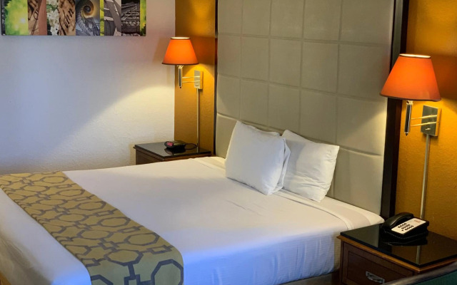 Brentwood Inn & Suites