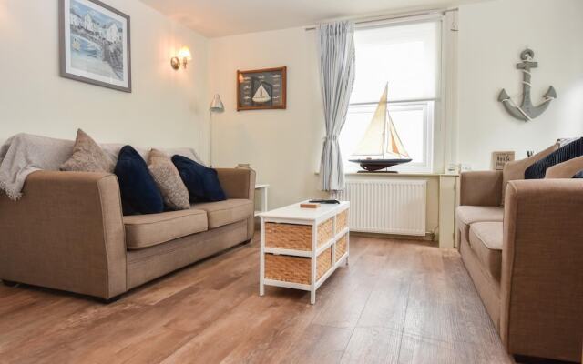 Boat House Located in the Sailing Mecca of Cowes