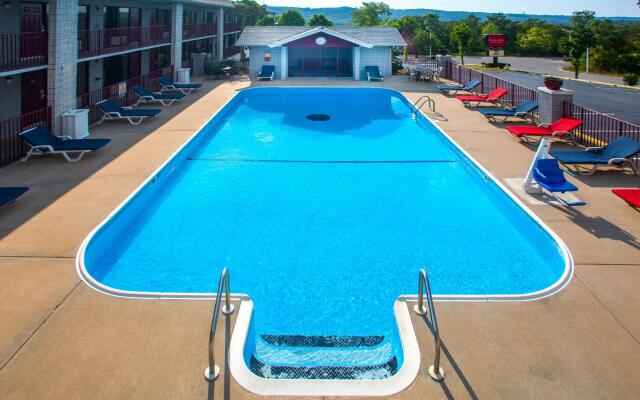 Branson Yellow Rose Inn and Suites