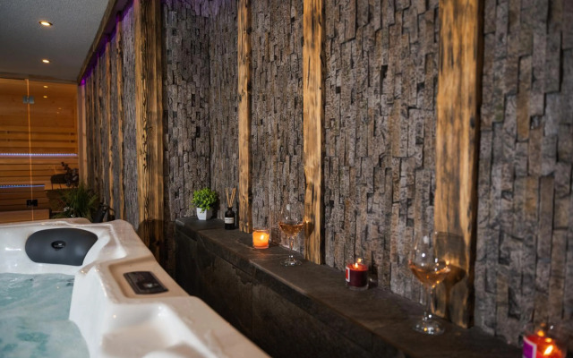 The White Horse Apartment 1