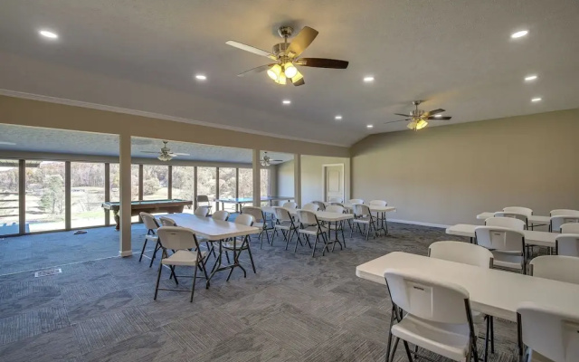 Lafollette Home: Community Pool & Mountain Views!