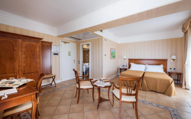 Dioscuri Bay Palace Hotel