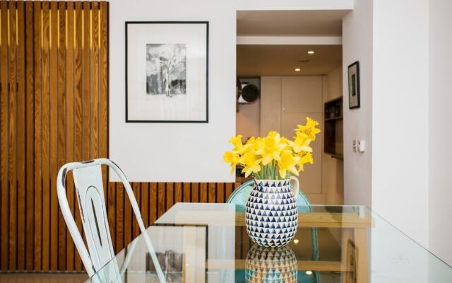 2 Bed Flat Near Kensington Gardens