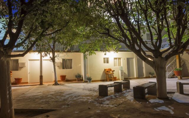 Consul Suites