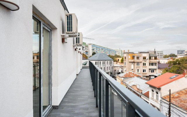 Sunflower- Designer 2R apartment near Piata Unirii with circular terrace