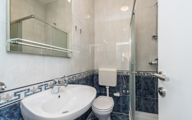 Apartment Angie 220m From the Beach