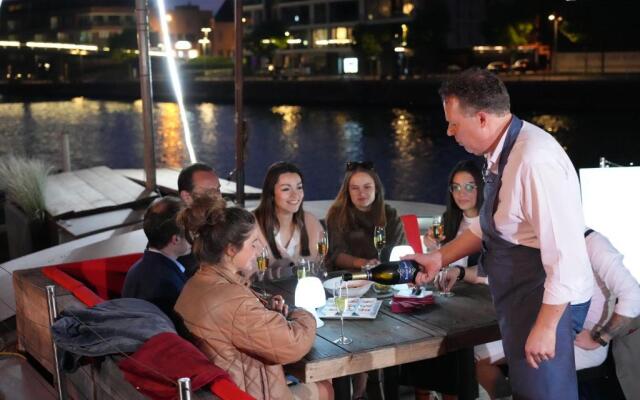 Hotel Restaurant Brasserie Ahoi, Kortrijk