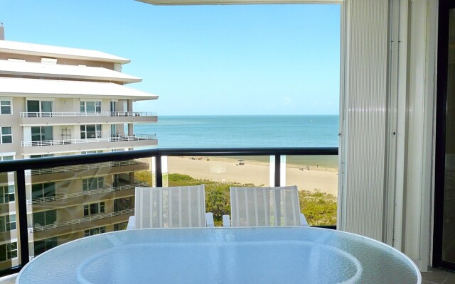 Cozy Beachfront Getaway With Pool and spa