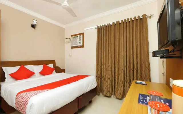 The City Manor by OYO Rooms