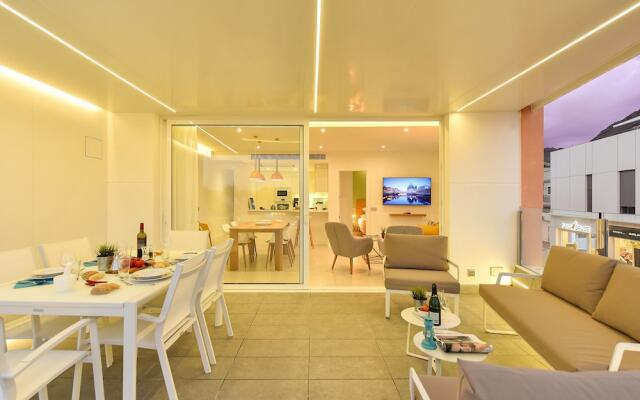 Mogan Beachfront apartment V&L