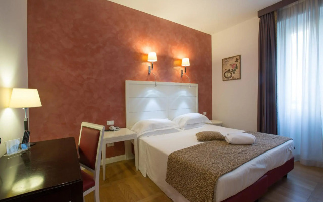 Floris Hotel