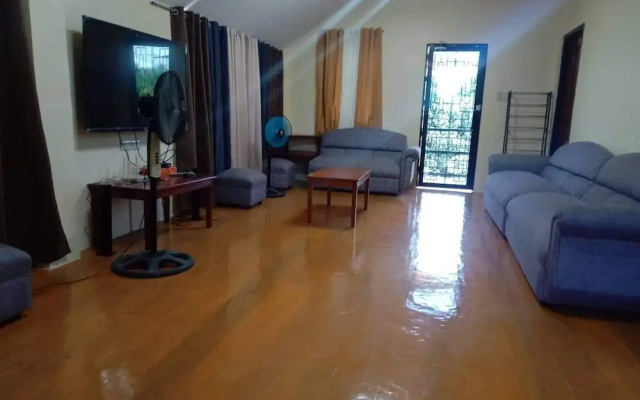 Charming and Relaxing 7-bed House in Mati City,