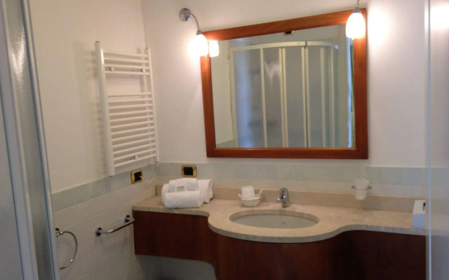 Le Terrazze Sul Lago Residence & Hotel
