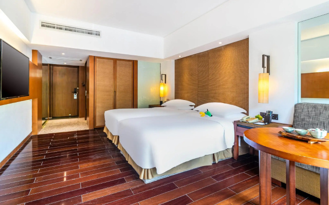 Baiyun Lakeside Hotel