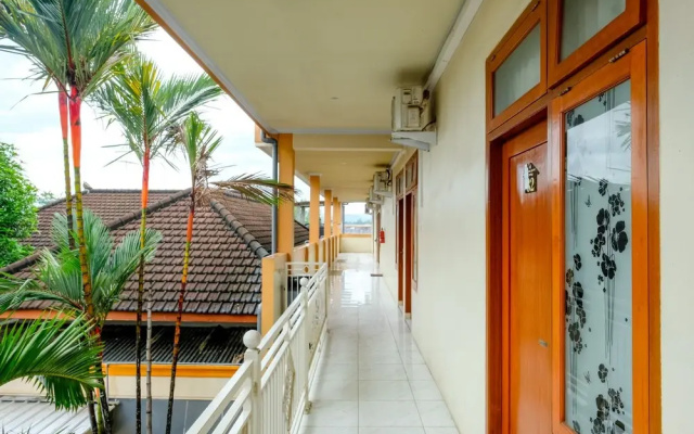 RedDoorz at Dewanti Syariah near Stasiun Tulungagung