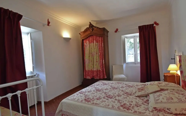 Magnificent Castle in Viols-le-fort With Swimming Pool